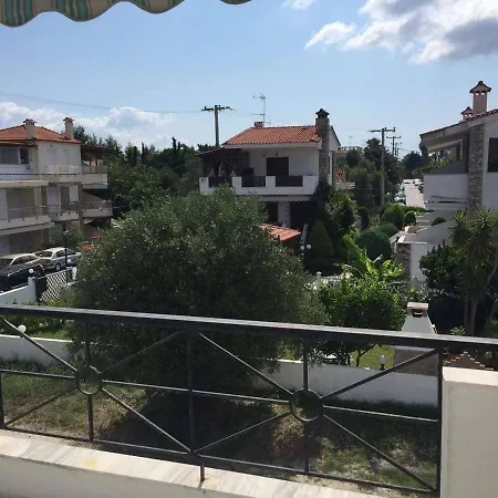 Apart. Near The With Indor Parking And Yard * Pefkochori
