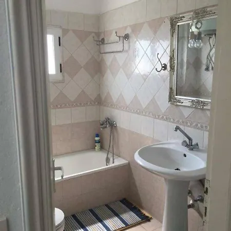 Apart. Near The With Indor Parking And Yard Pefkochori