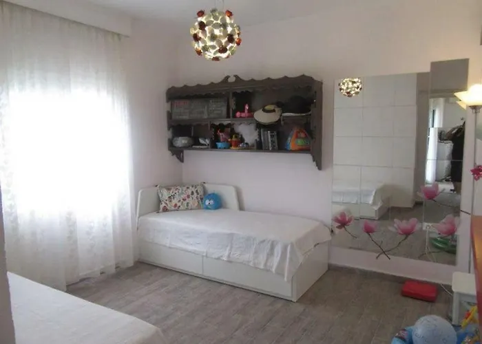 Apart. Near The With Indor Parking And Yard * Pefkochori